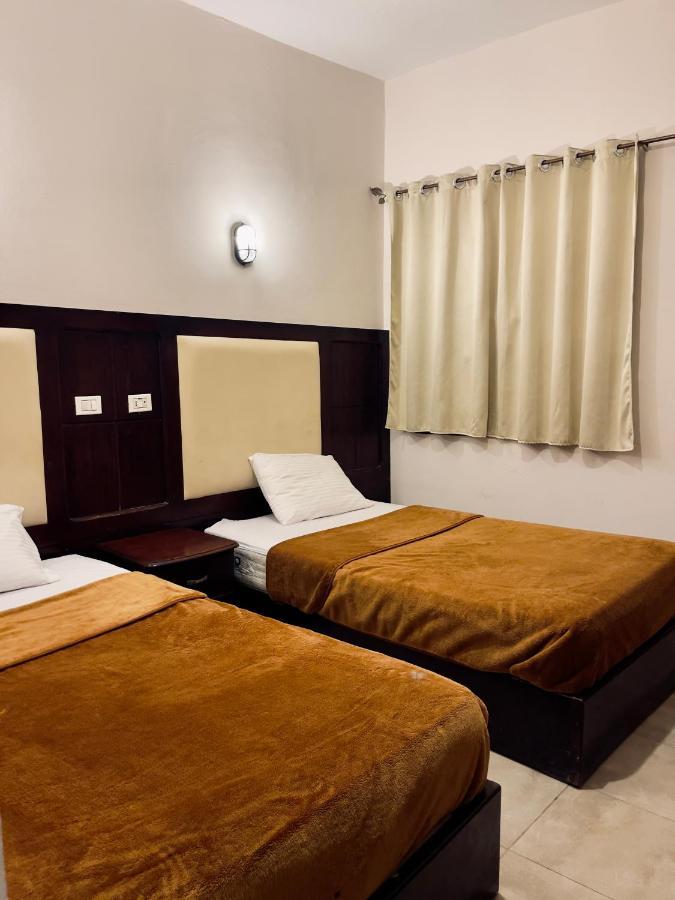 דהב Black Prince Hotel מראה חיצוני תמונה