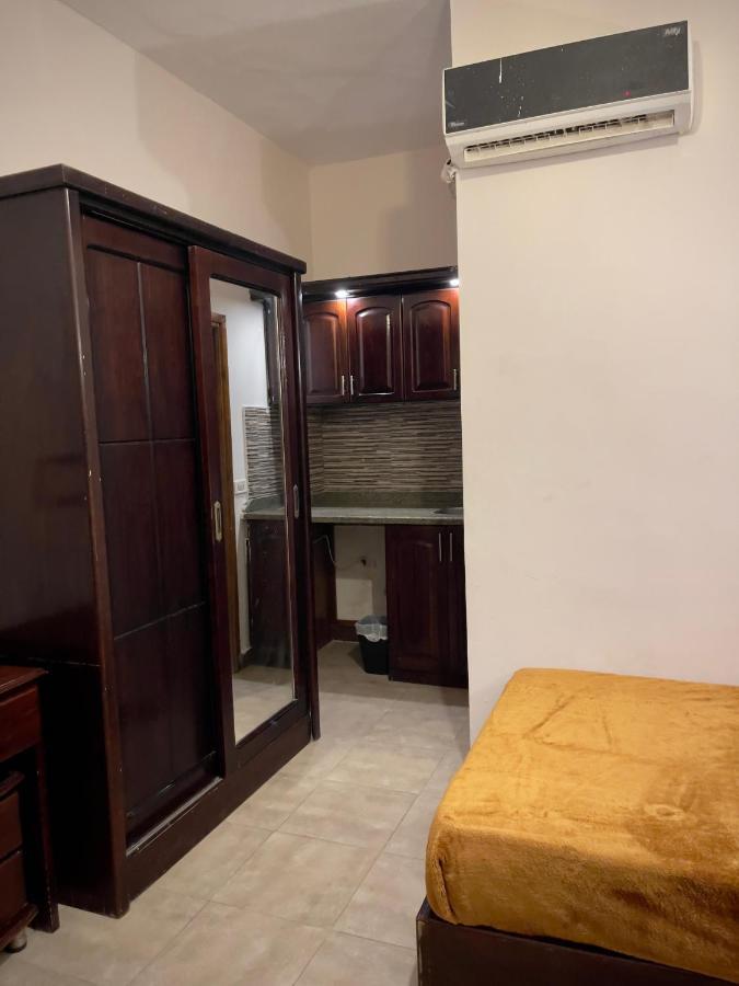 דהב Black Prince Hotel מראה חיצוני תמונה